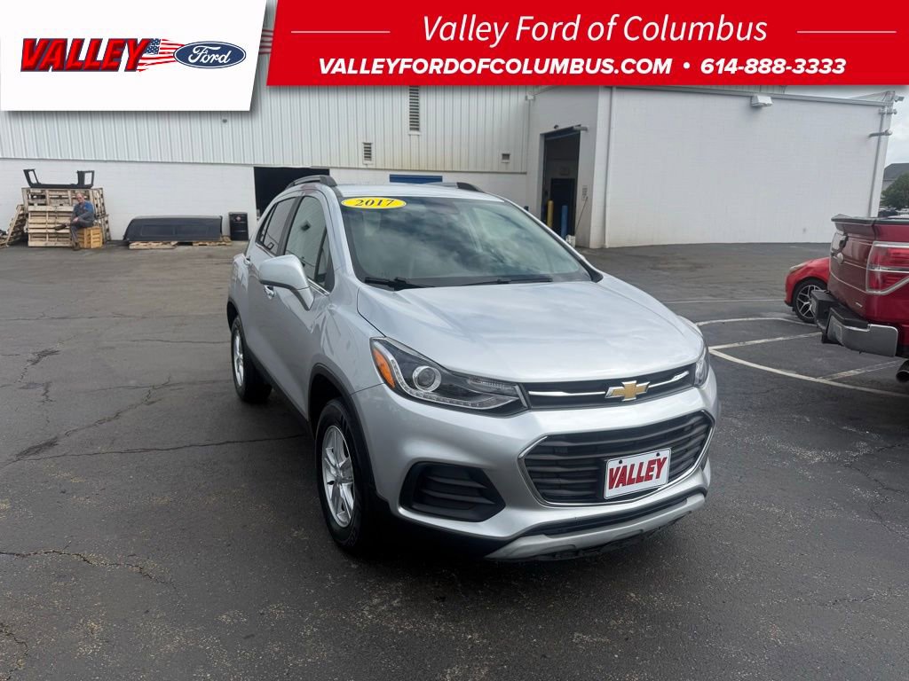 Used 2017 Chevrolet Trax LT w/ LT Convenience Package AWD/4WD image 1