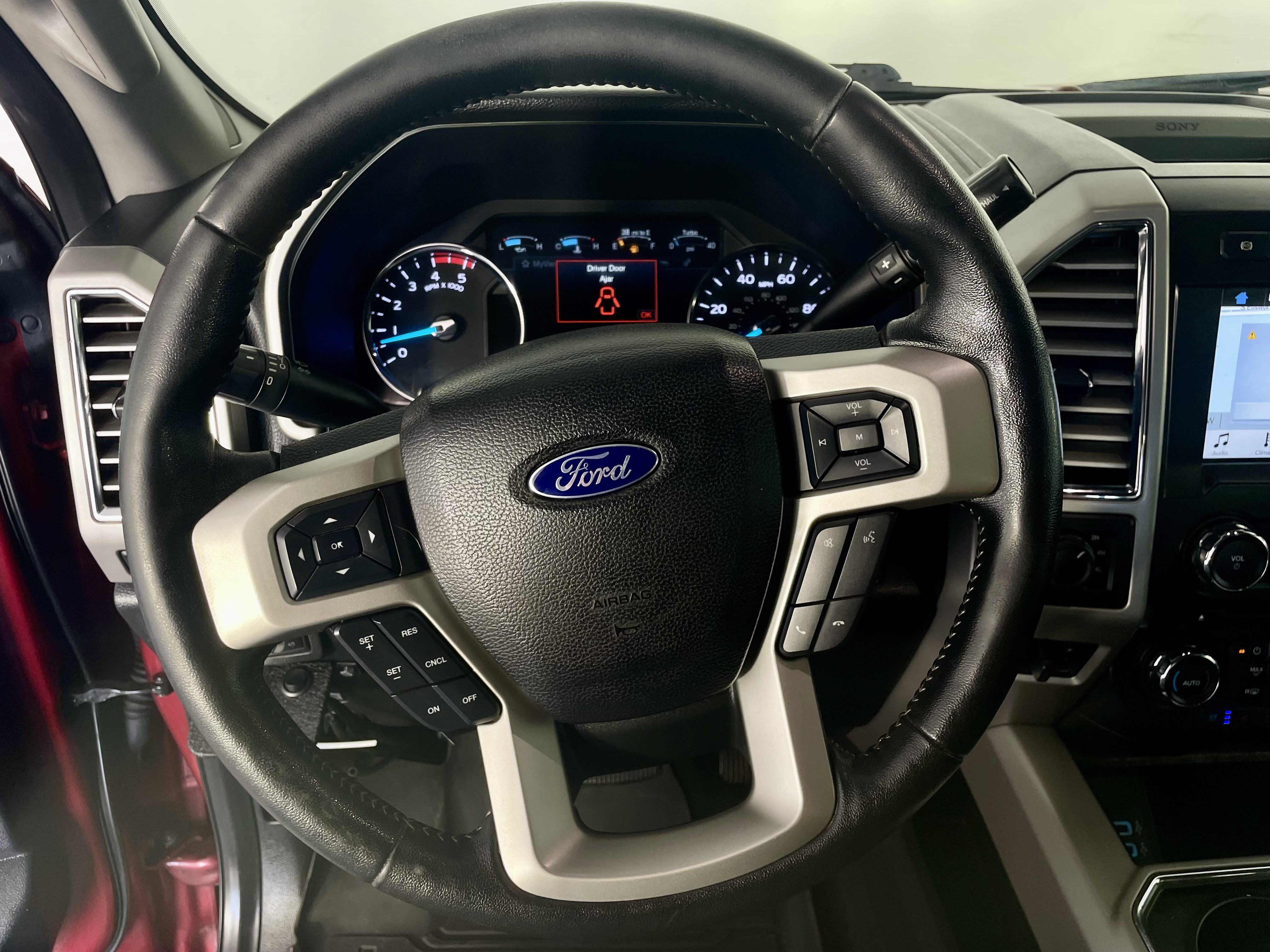Used 2017 Ford F250 Lariat w/ Lariat Ultimate Package AWD/4WD image 13