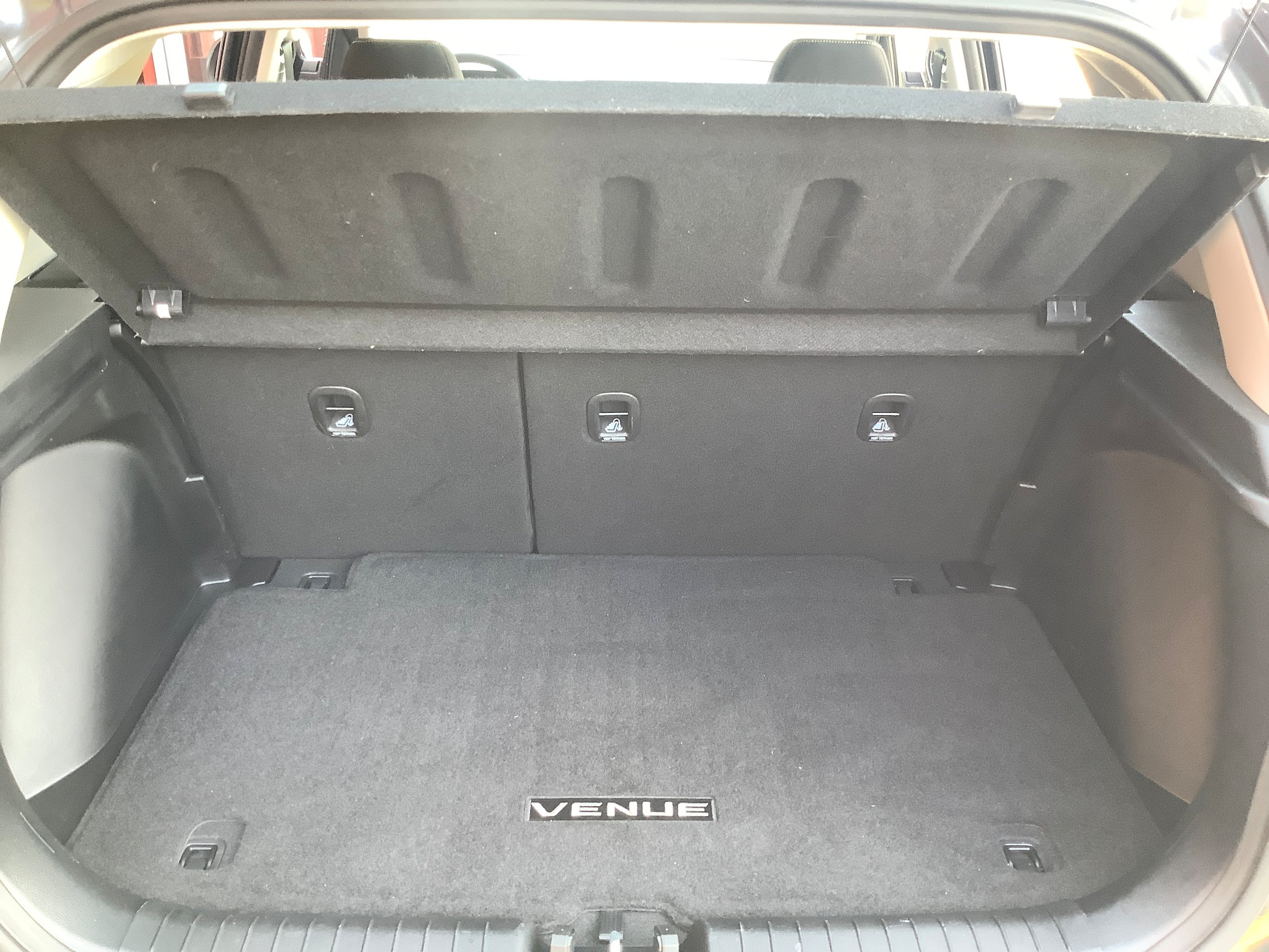 Used 2023 Hyundai Venue SEL w/ Cargo Package FWD image 13