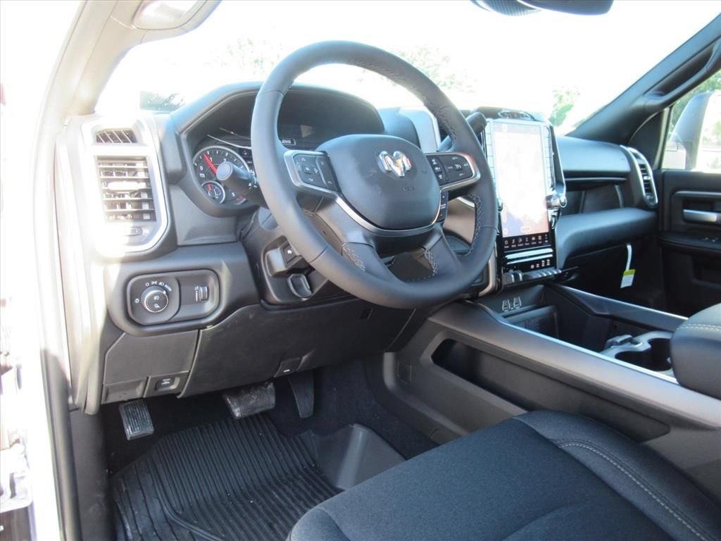 New 2026 RAM 3500 Big Horn AWD/4WD image 17