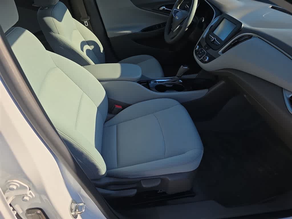 Used 2017 Chevrolet Malibu LS w/ LPO, Convenience Package 2 FWD image 10