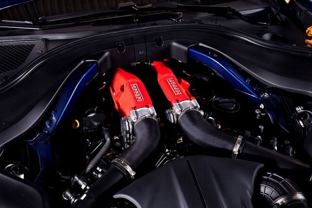 Used 2025 Ferrari Roma Spider image 15