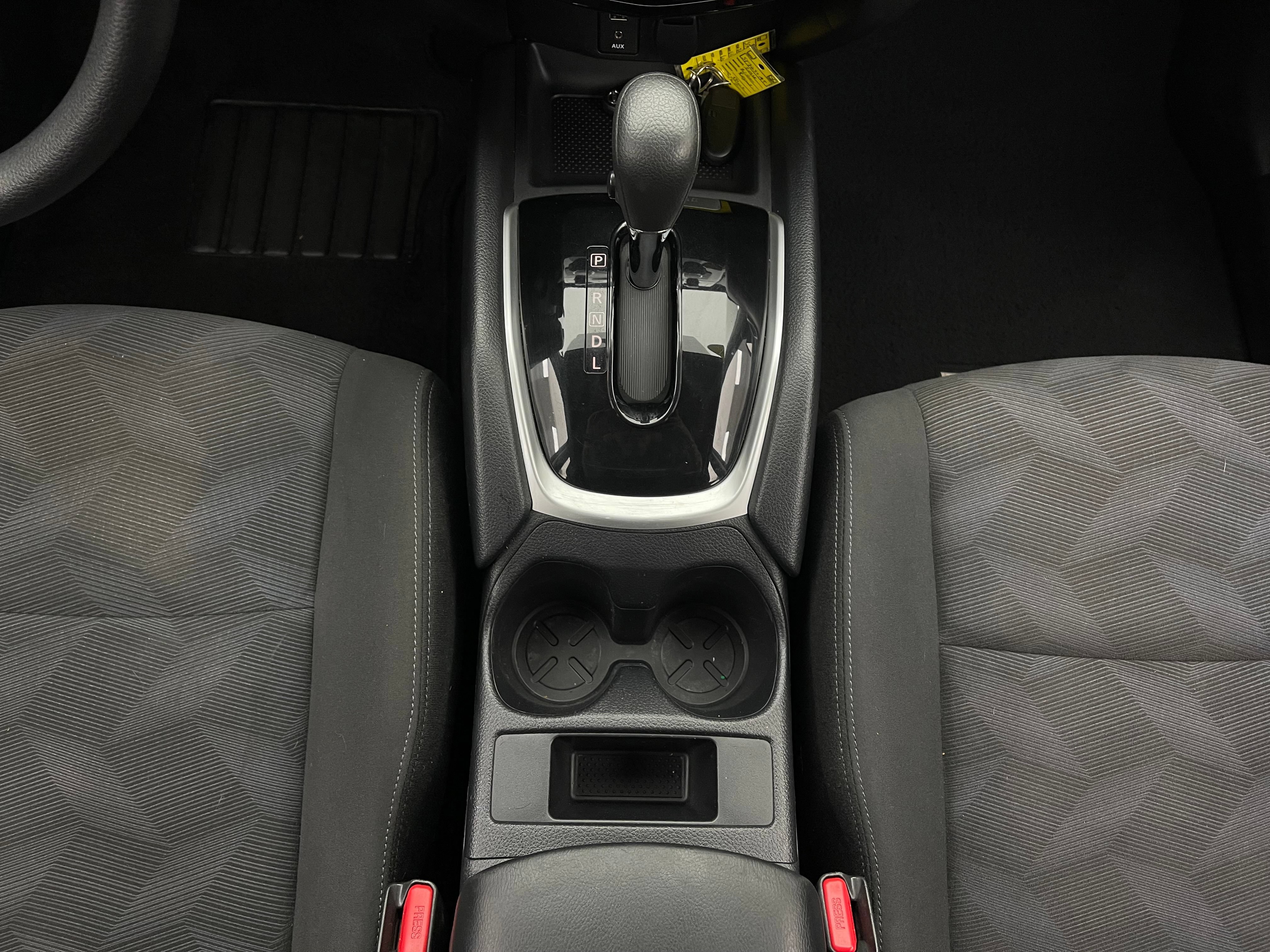 Used 2016 Nissan Rogue SV AWD/4WD image 25
