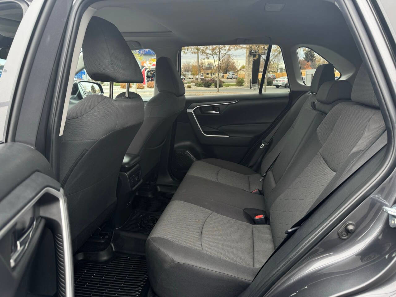 Used 2024 Toyota RAV4 XLE w/ Convenience Package image 28