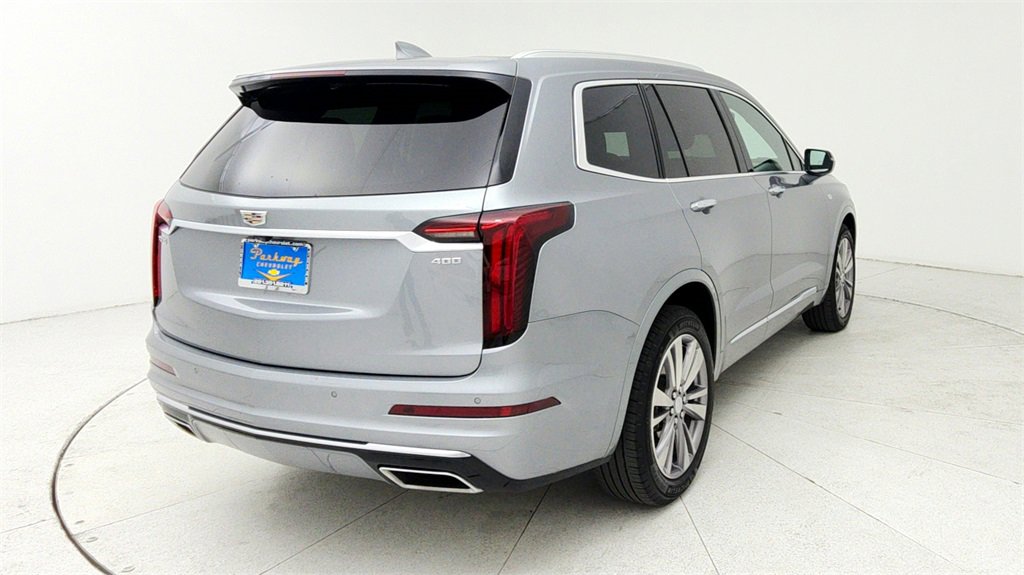 Used 2025 Cadillac XT6 Premium Luxury image 6