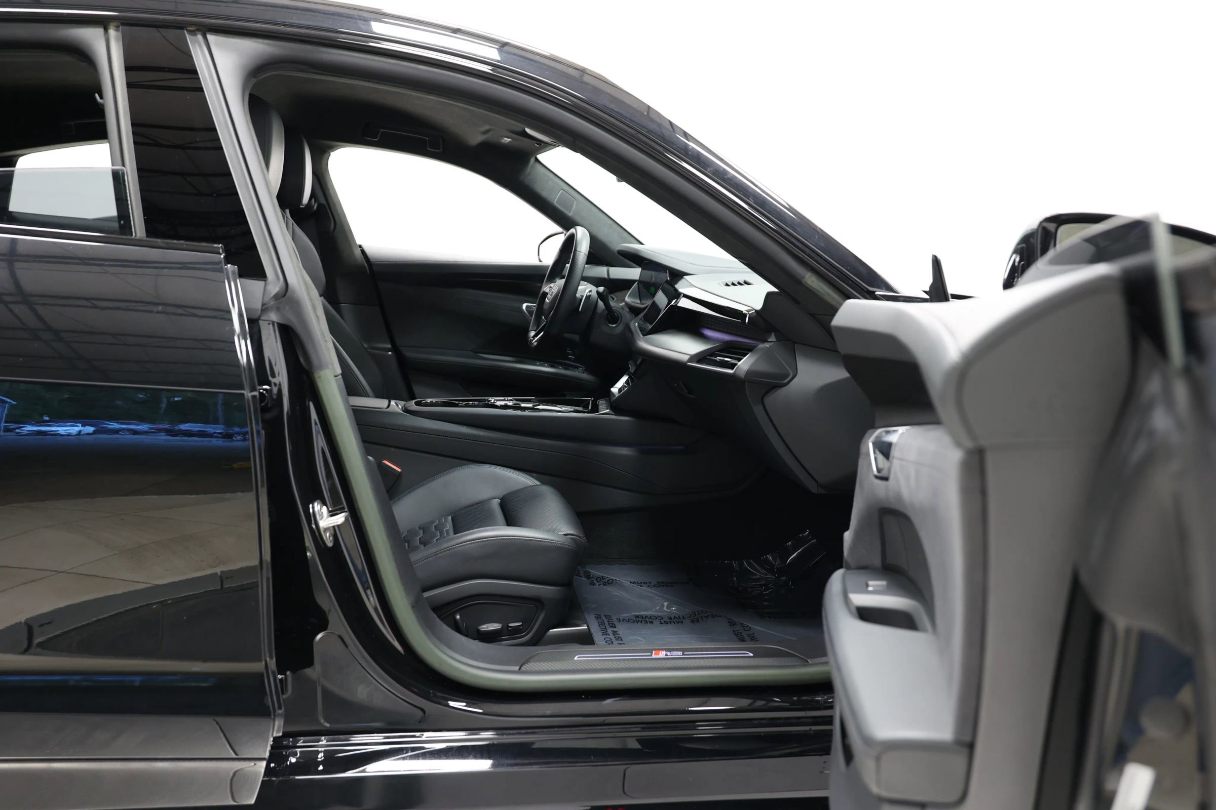 Used 2022 Audi RS e-tron GT w/ Carbon Performance Package image 77