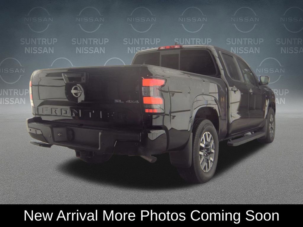 Used 2025 Nissan Frontier SL w/ Graphics Package AWD/4WD image 3