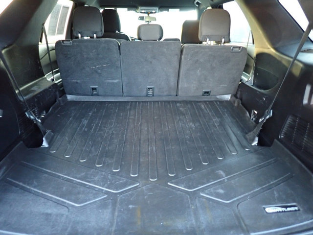 Used 2020 Ford Explorer XLT image 4