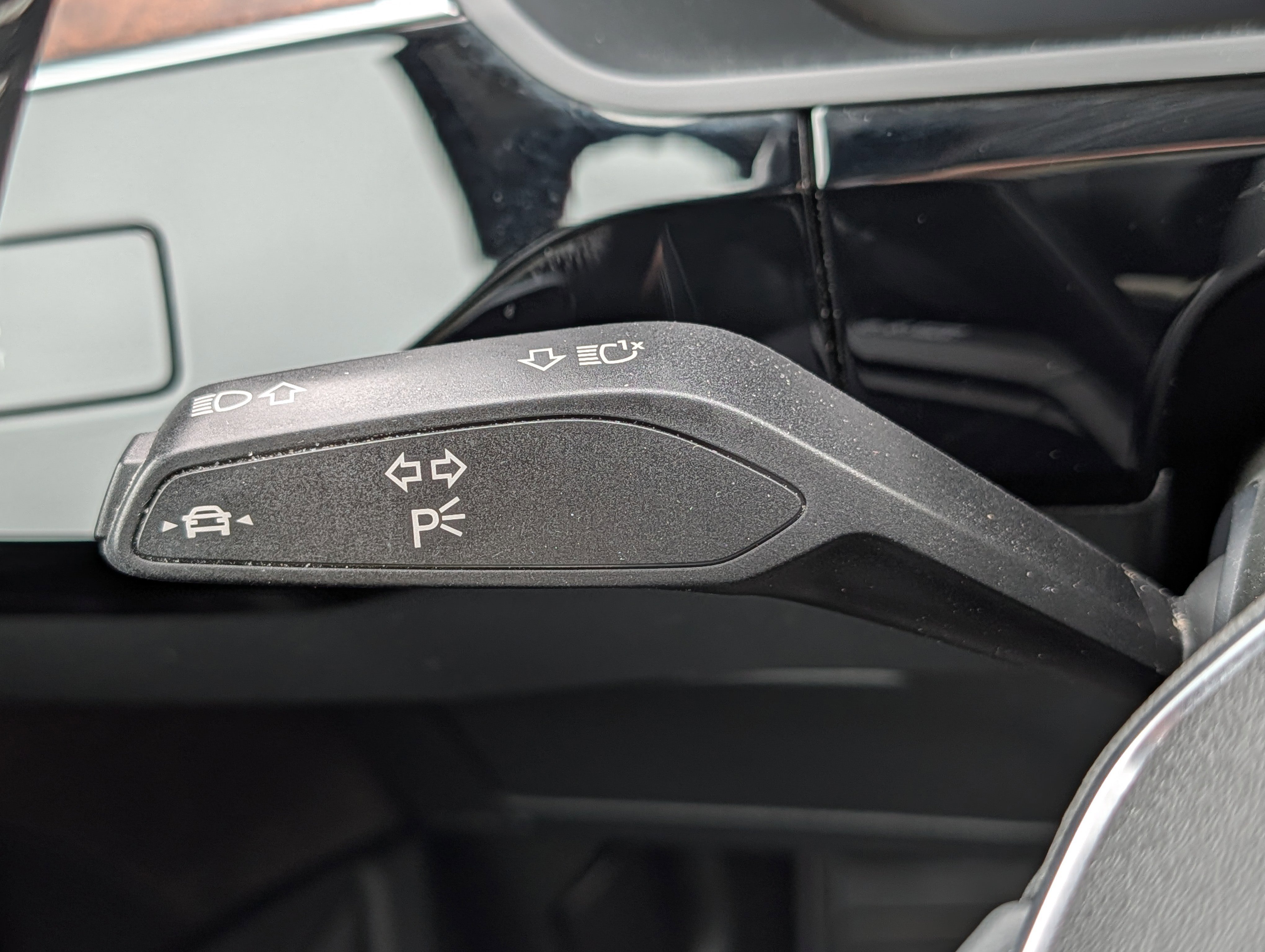 Used 2019 Audi e-tron Prestige w/ Prestige Package AWD/4WD image 29