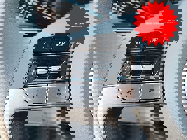 Used 2025 Hyundai Elantra SE image 15