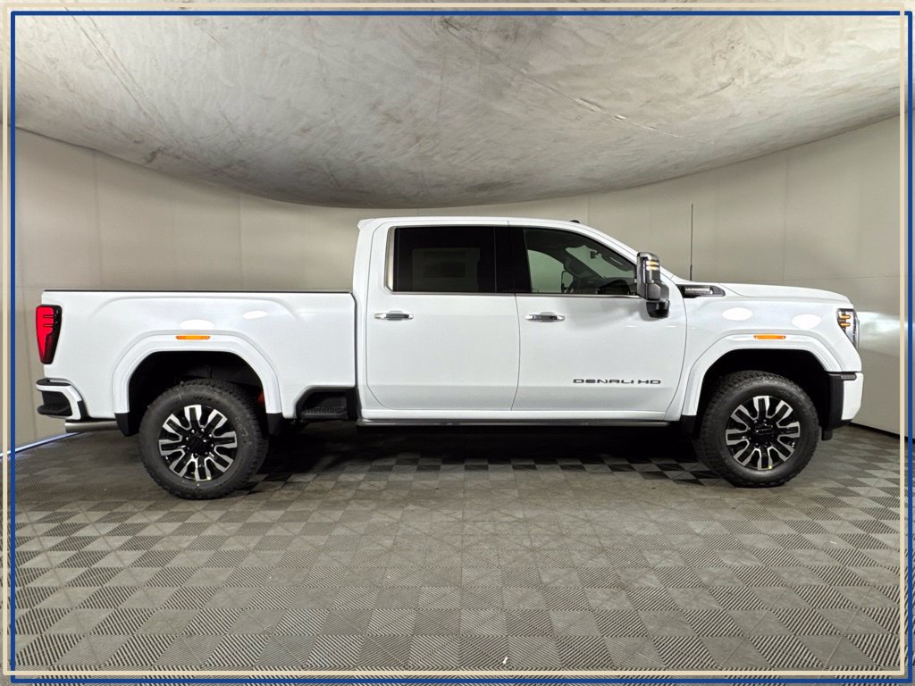 New 2026 GMC Sierra 3500 Denali Ultimate AWD/4WD image 4