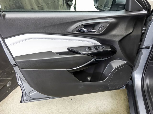 Used 2025 Chevrolet Trax LT w/ LT Convenience Package image 21