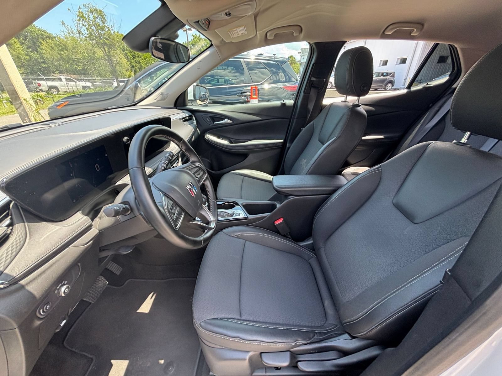Used 2025 Buick Encore GX Preferred FWD image 25