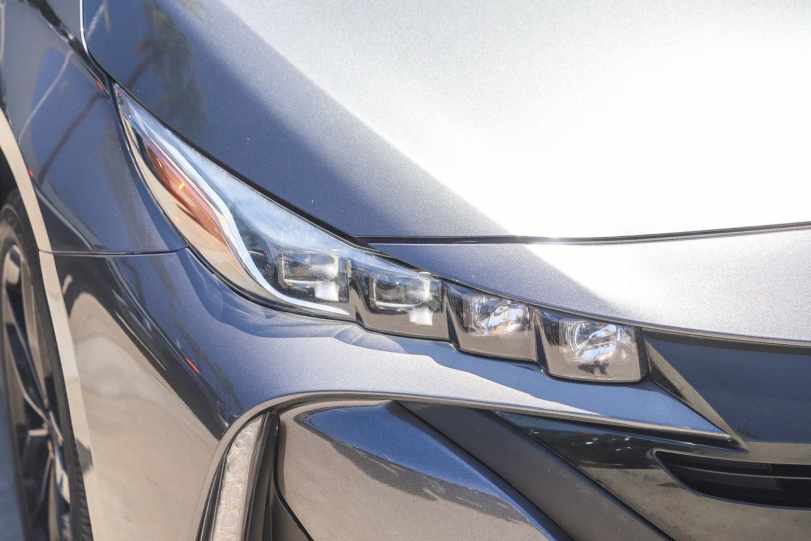 Used 2019 Toyota Prius Prime Premium FWD image 4