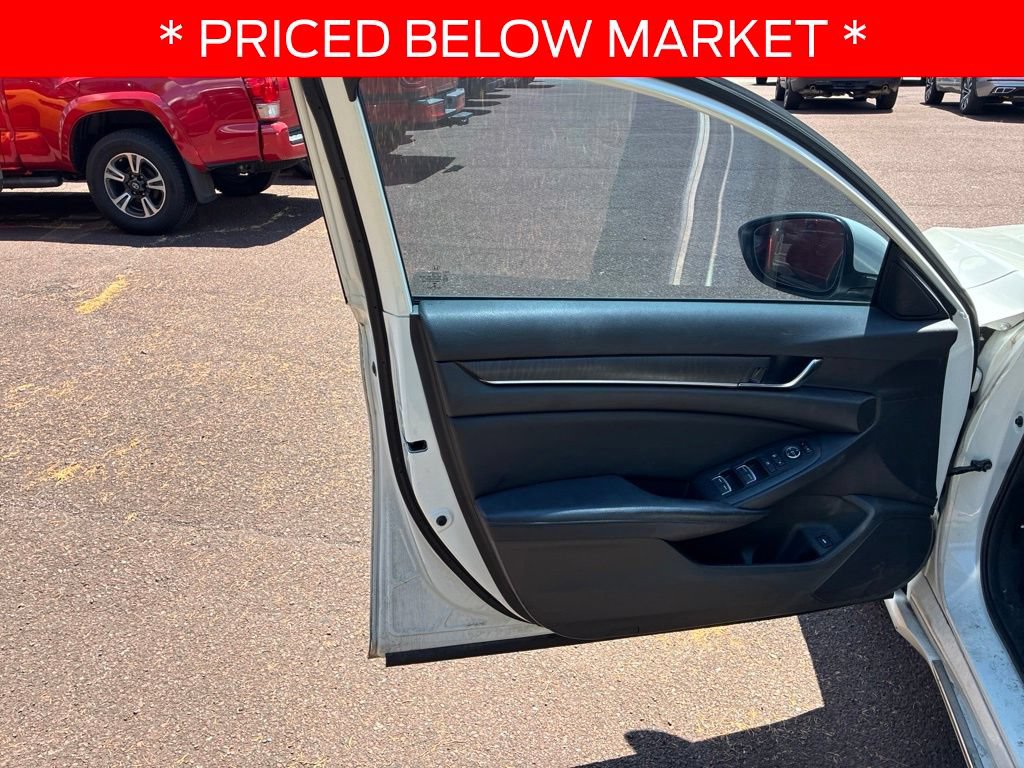 Used 2018 Honda Accord EX image 11