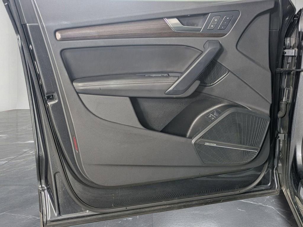 Used 2021 Audi Q5 e Premium Plus image 12