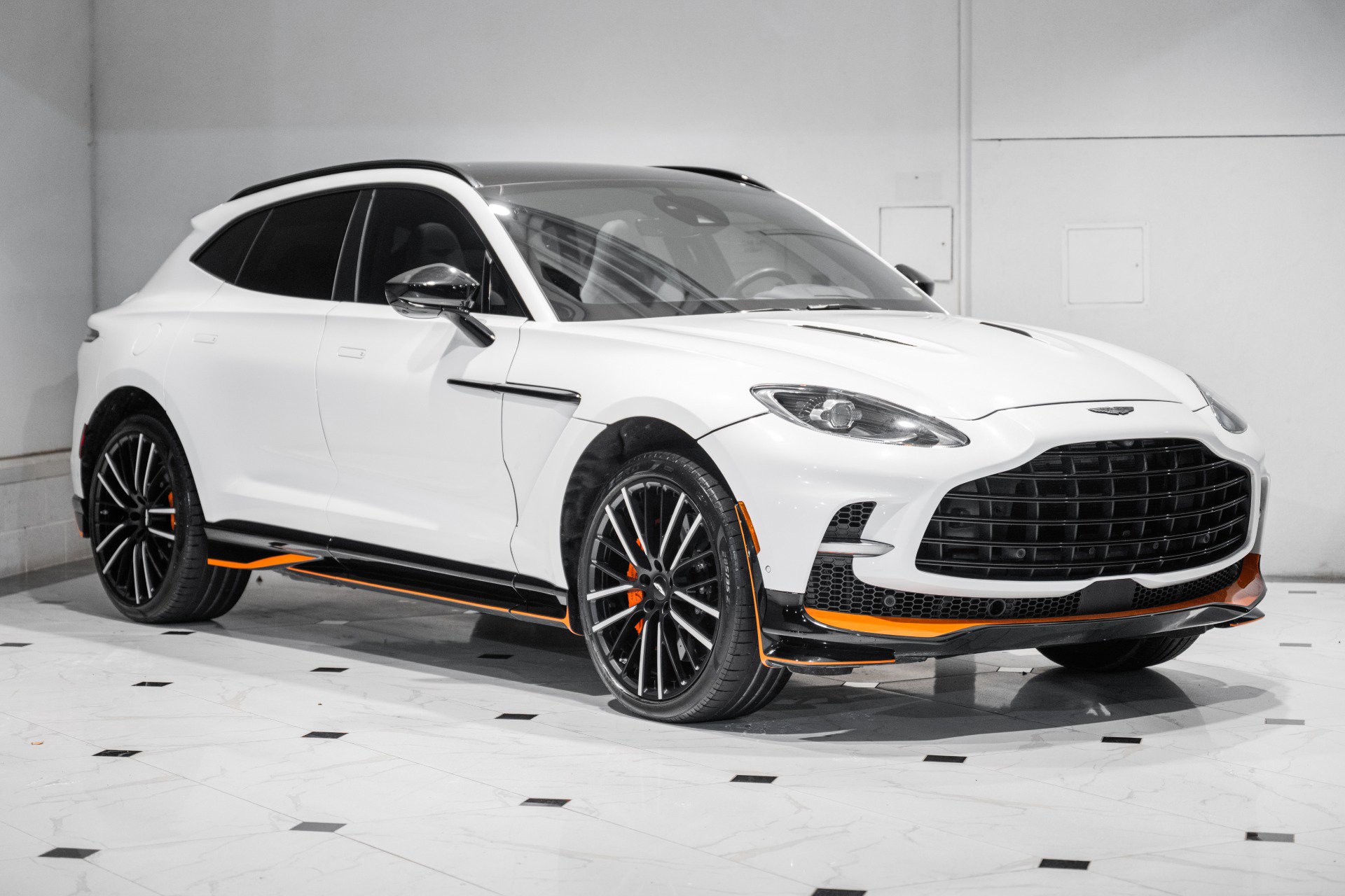 Used 2023 Aston Martin DBX 707 image 1