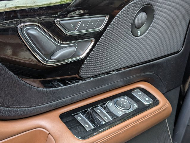 Used 2022 Lincoln Aviator Reserve w/ Elements Package Plus video 4