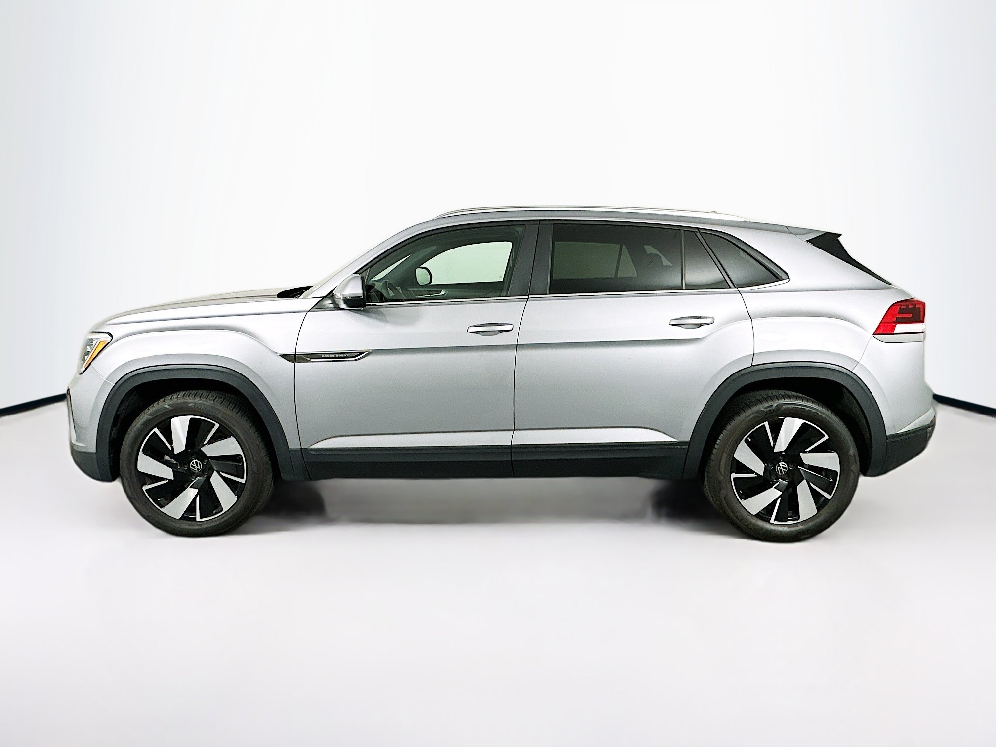 Used 2024 Volkswagen Atlas Cross Sport SE AWD/4WD image 4