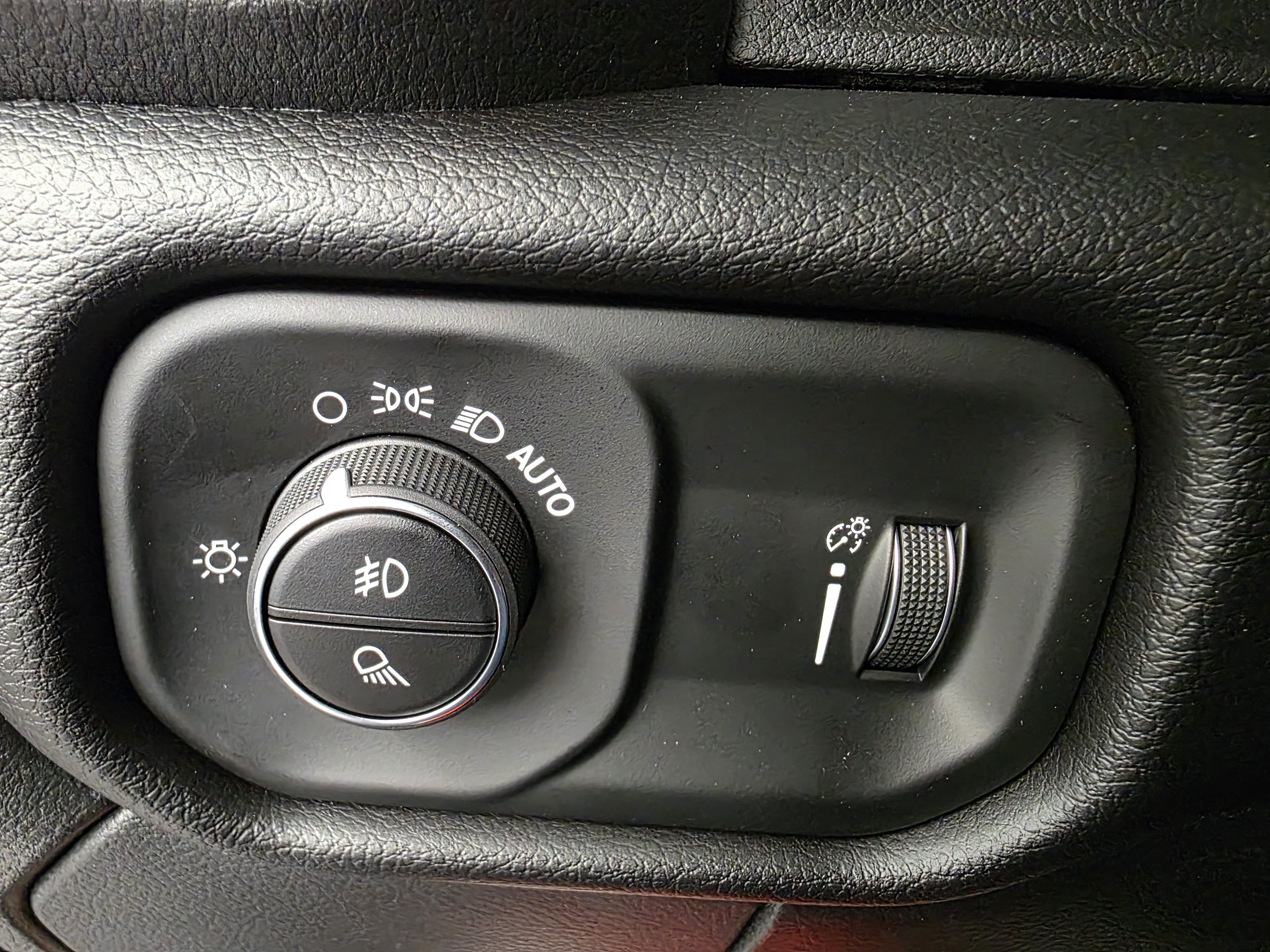 New 2026 RAM 2500 Big Horn AWD/4WD image 13