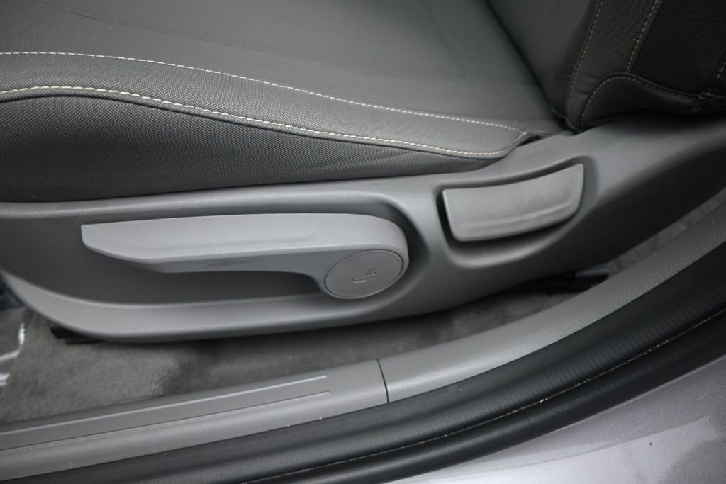 Used 2025 Hyundai Elantra SEL FWD image 15