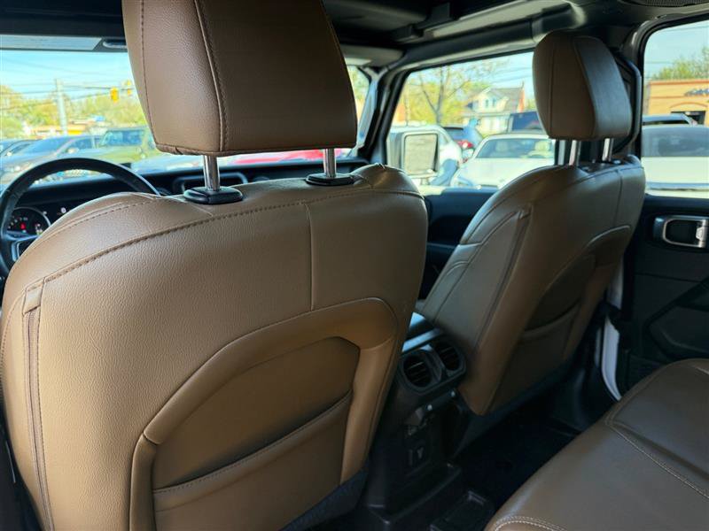 Used 2023 Jeep Wrangler Unlimited Sahara w/ Cold Weather Group AWD/4WD image 37