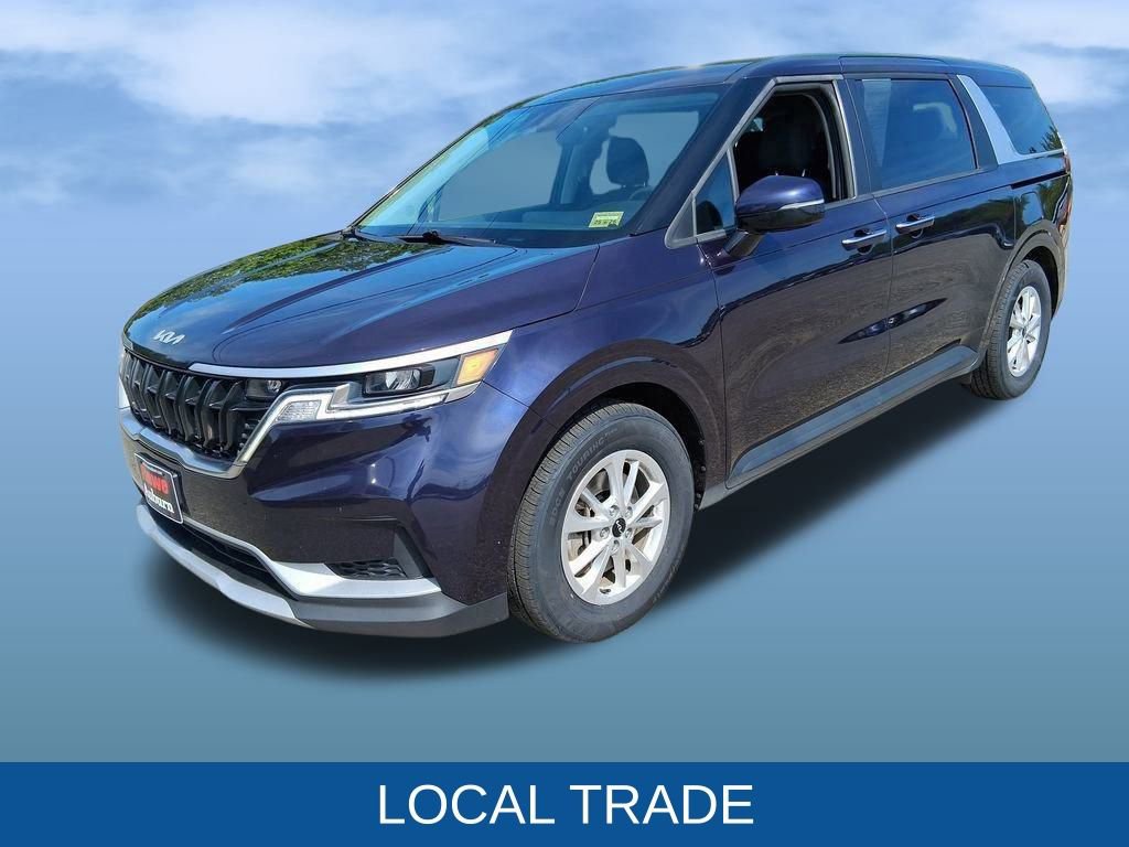 Used 2023 Kia Carnival LX image 3