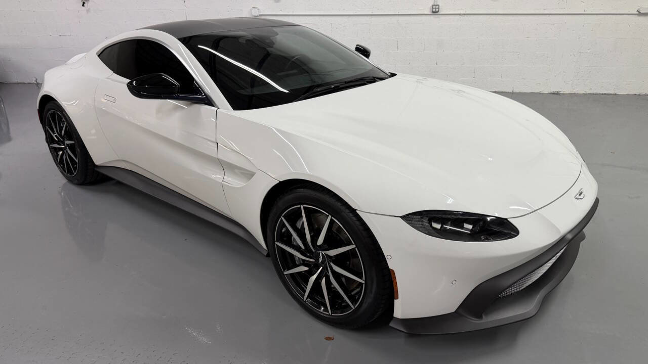 Used 2019 Aston Martin V8 Vantage Coupe RWD image 2