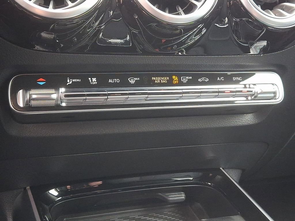 Used 2025 Mercedes-Benz GLA 250 image 17