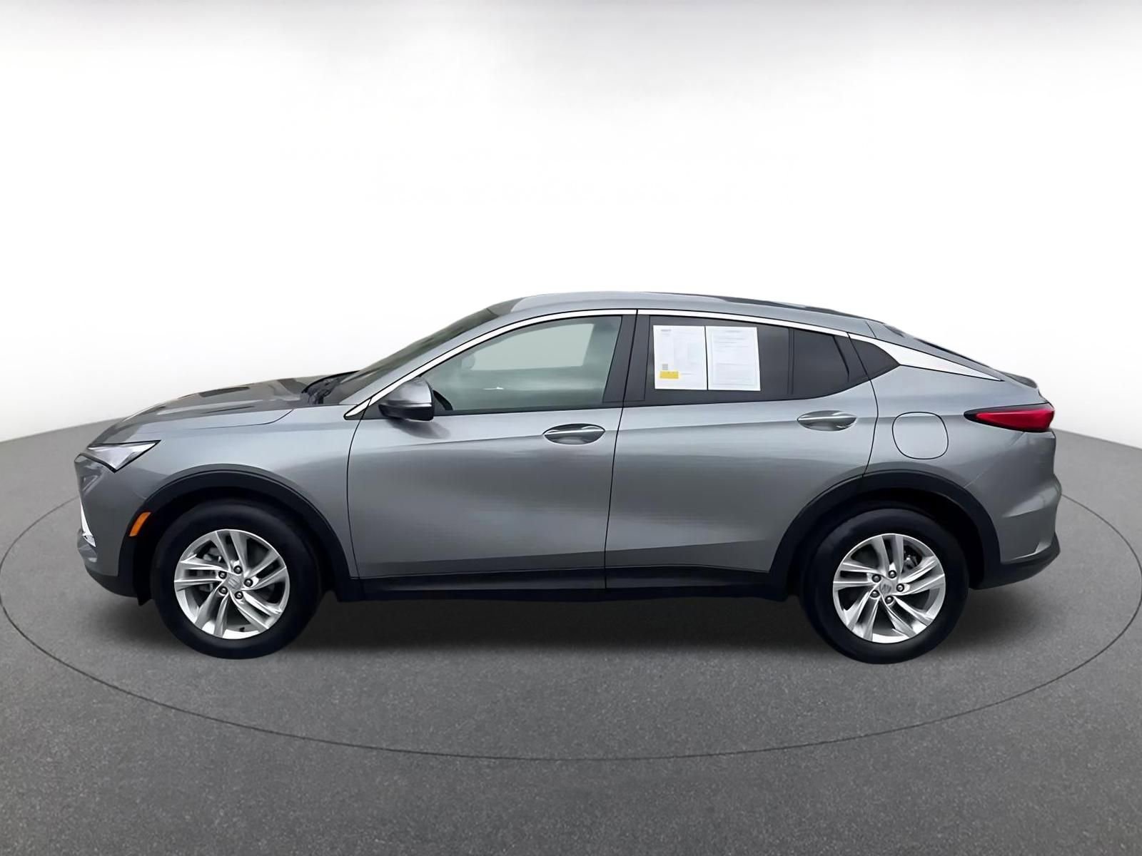 Used 2025 Buick Envista Preferred image 9