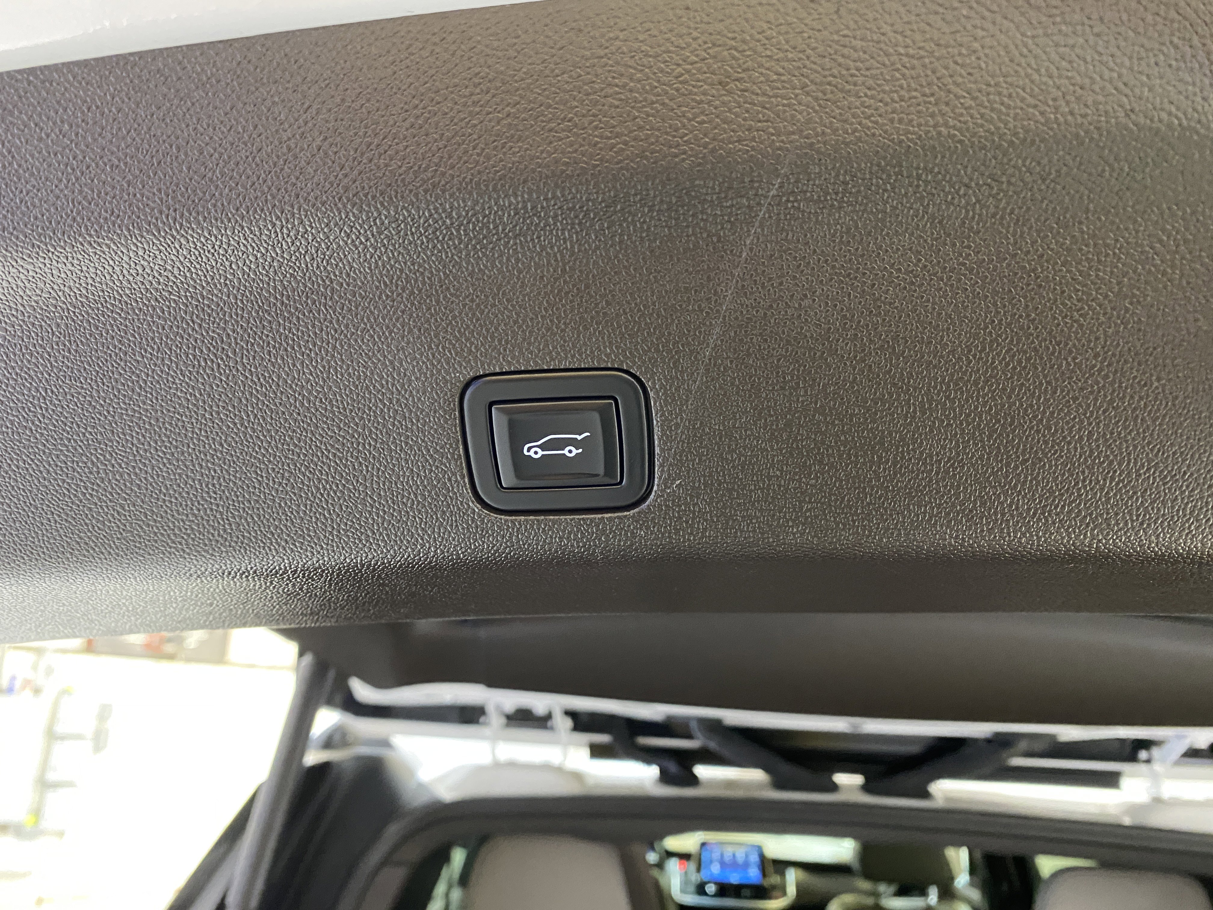 Used 2023 Chevrolet Tahoe Z71 w/ Z71 Off-Road Package image 32