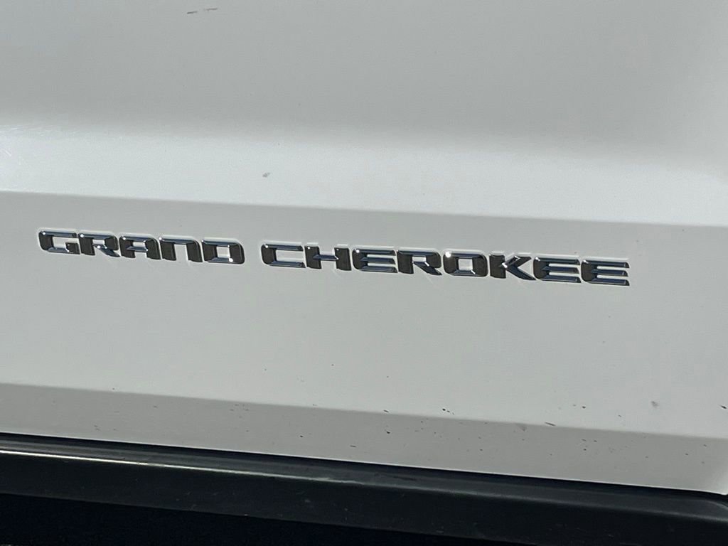 Used 2015 Jeep Grand Cherokee Laredo w/ Quick Order Package 23E image 11