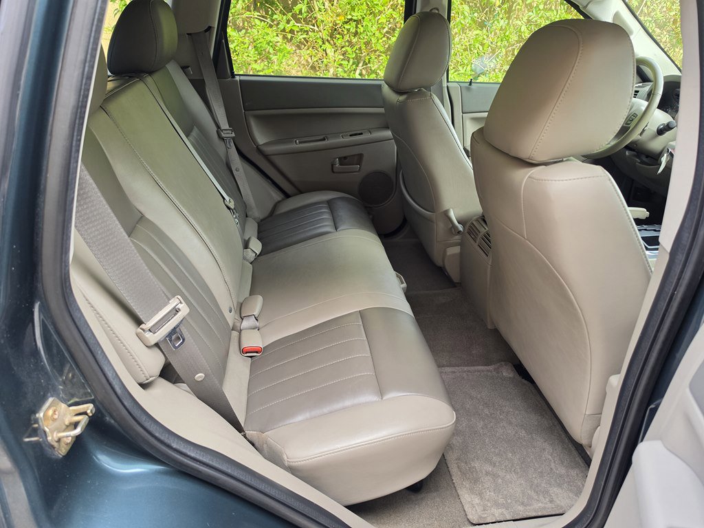 Used 2005 Jeep Grand Cherokee Laredo RWD image 30