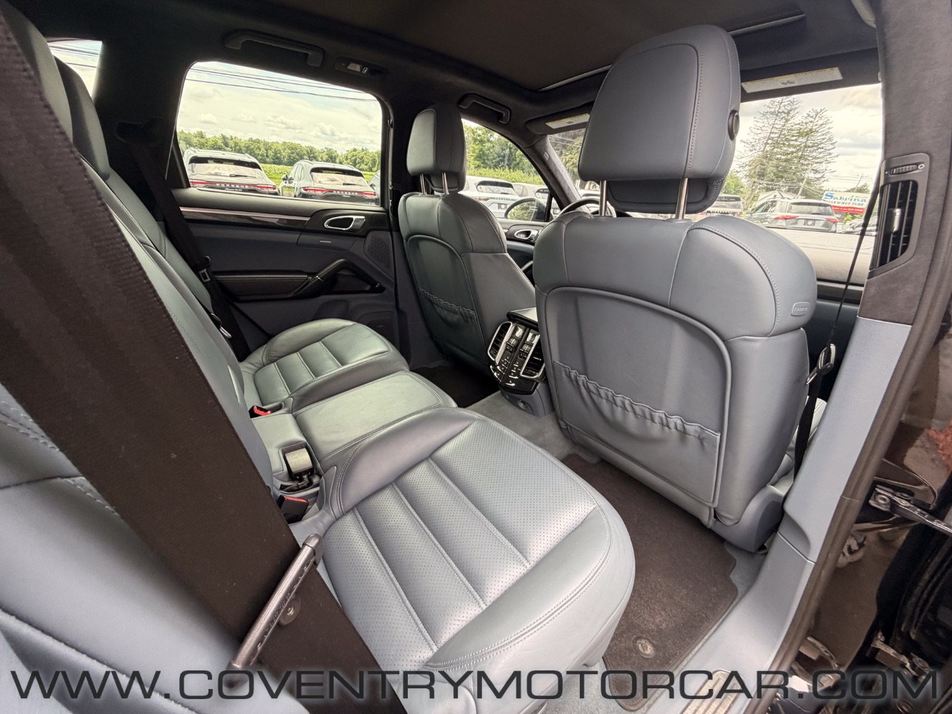 Used 2012 Porsche Cayenne Turbo AWD/4WD image 41