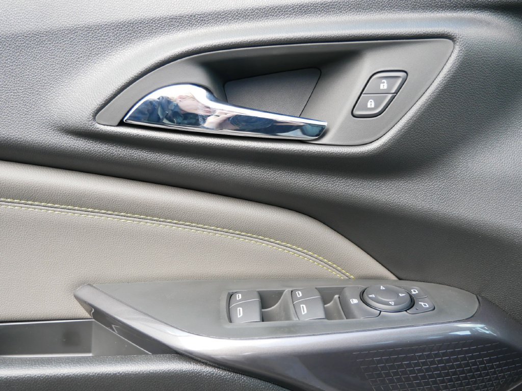 New 2026 Chevrolet Trax ACTIV w/ Sunroof Package FWD image 15