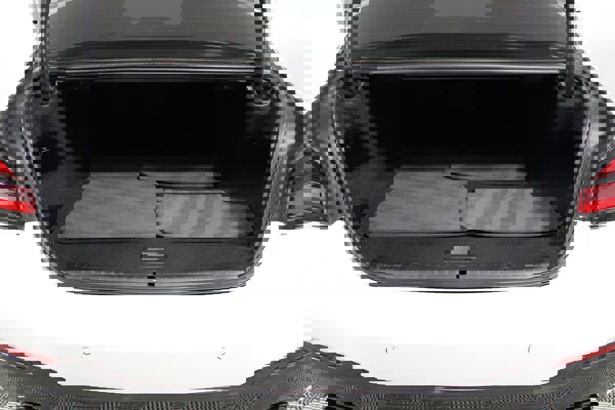 Used 2023 BMW 530e w/ M Sport Package image 44