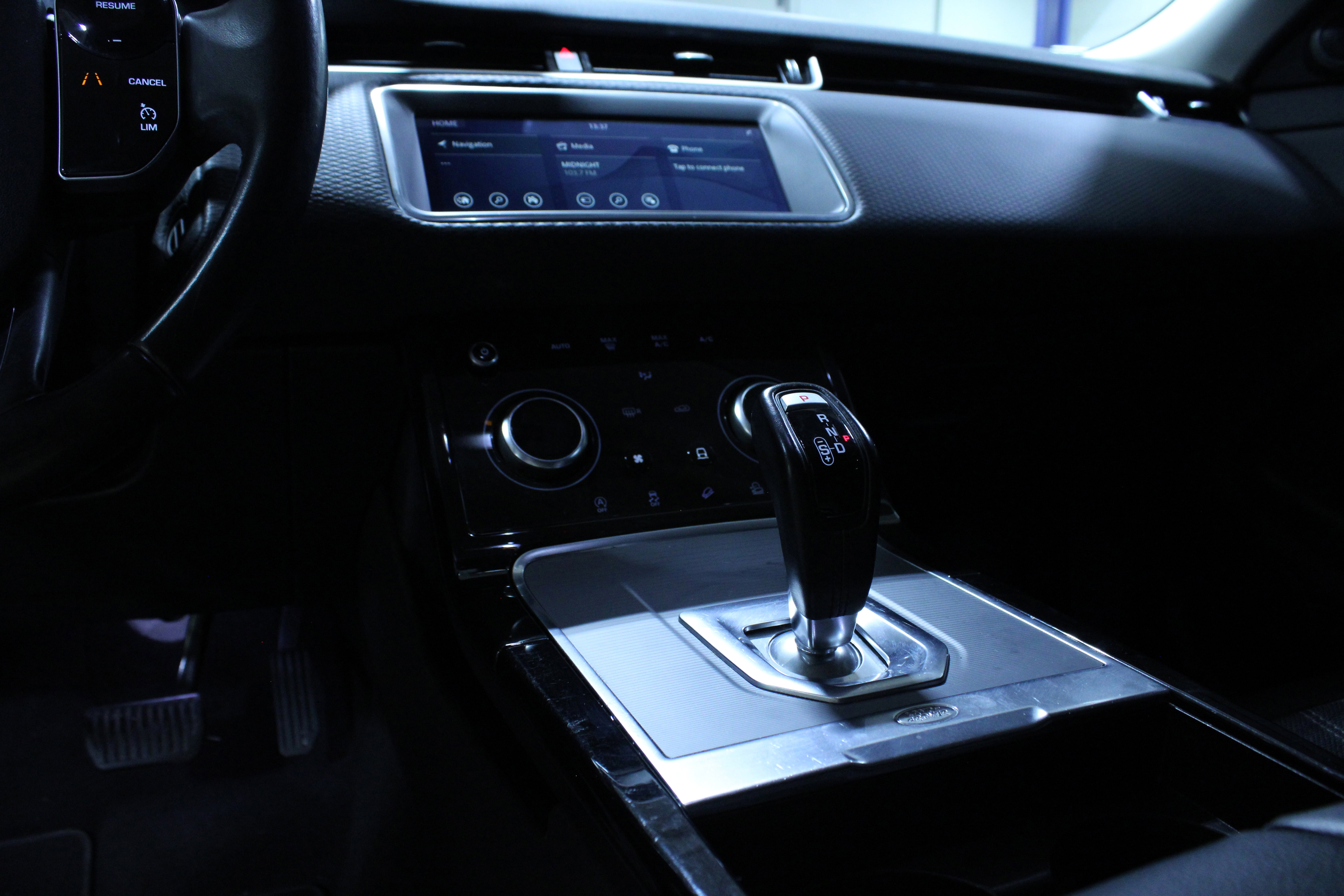 Used 2020 Land Rover Range Rover Evoque S image 16