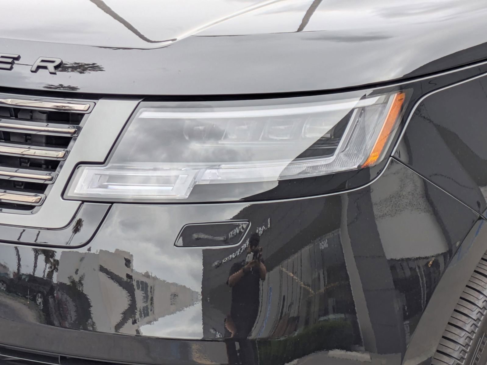 New 2026 Land Rover Range Rover SV AWD/4WD image 9