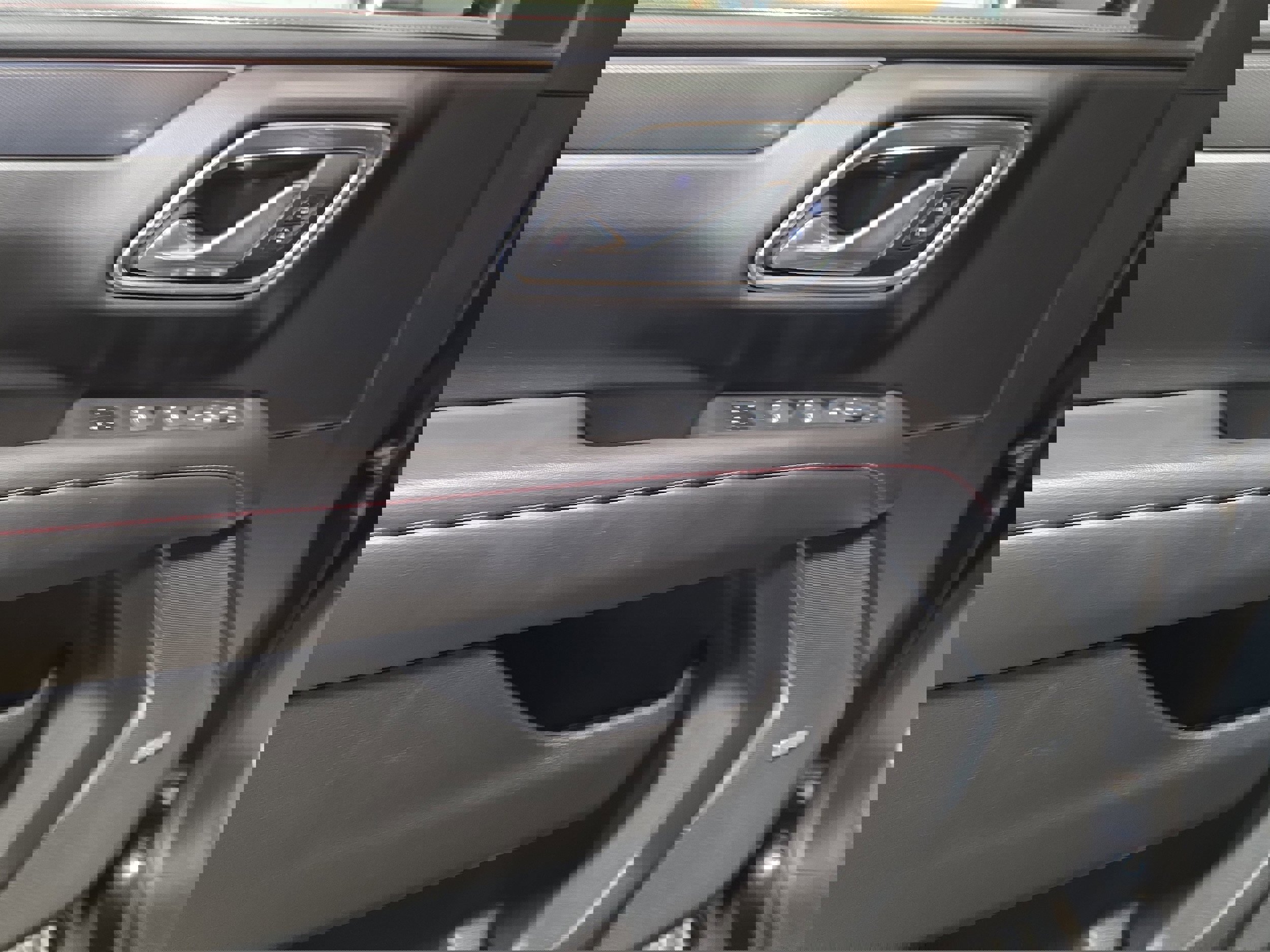 Used 2021 Chevrolet Suburban RST image 11