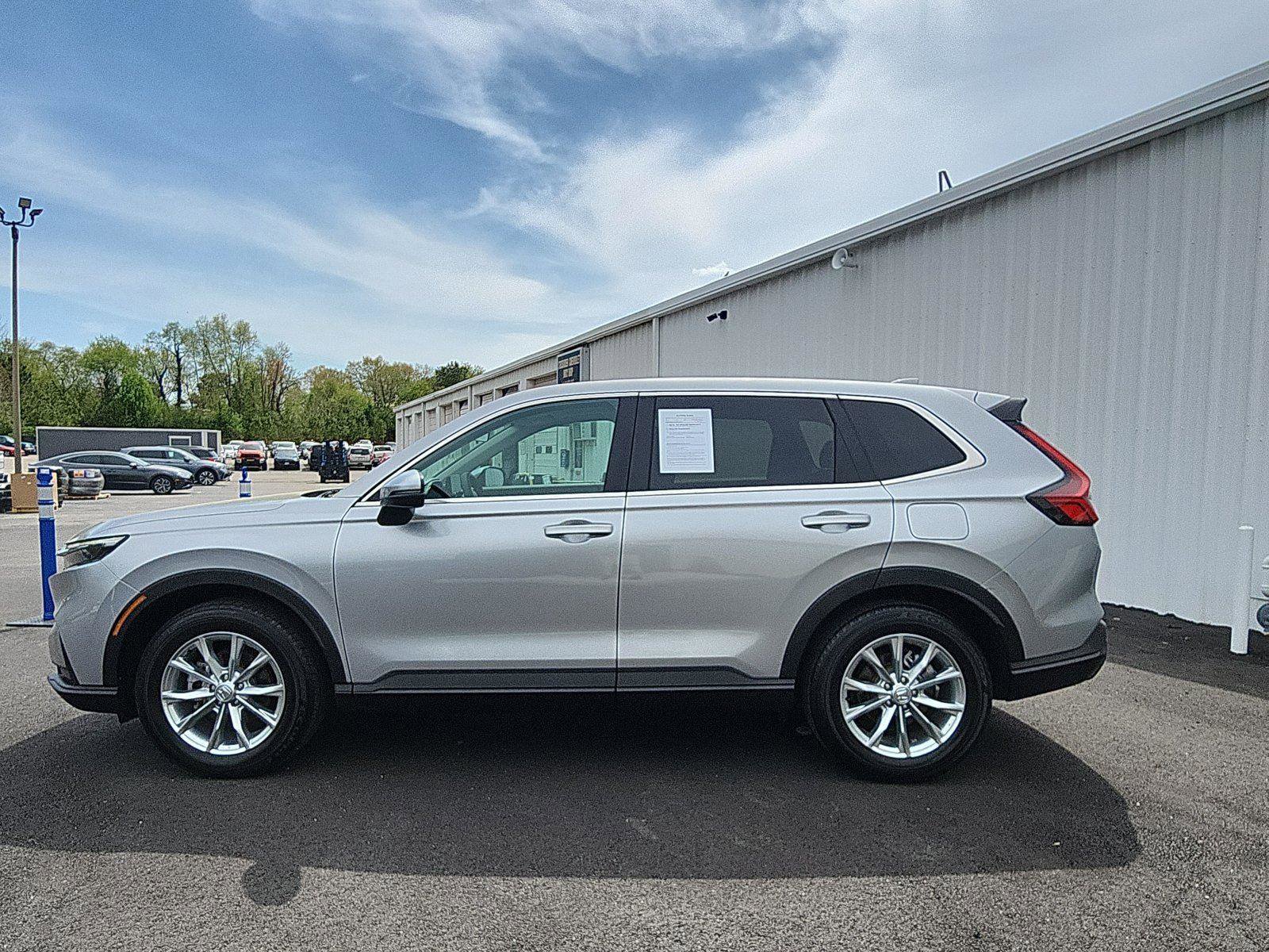 Used 2025 Honda CR-V EX image 2