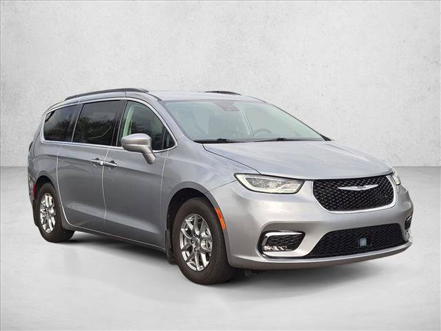 Used 2021 Chrysler Pacifica Touring w/ Cold Weather Group FWD image 3