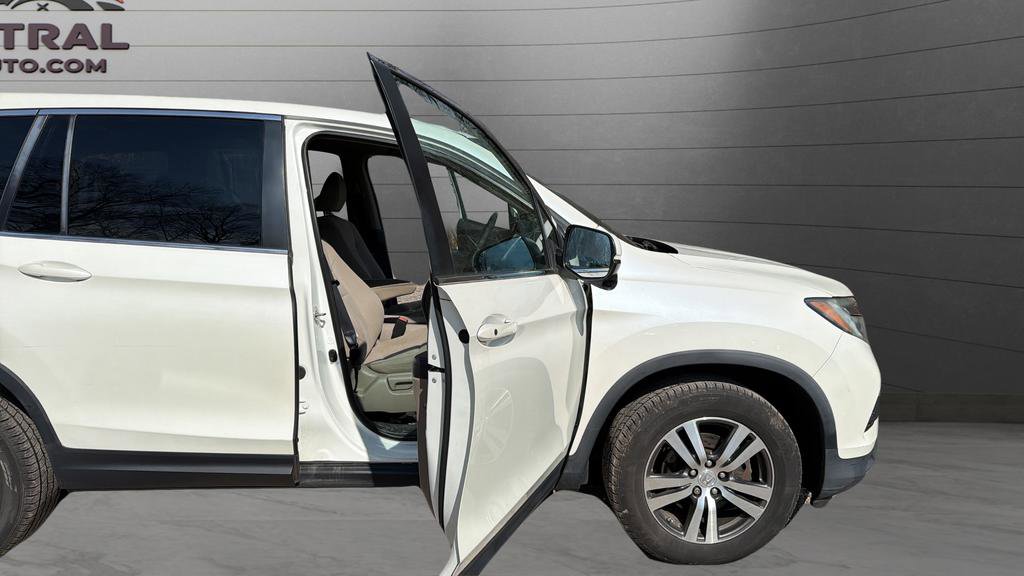 Used 2017 Honda Pilot EX image 13
