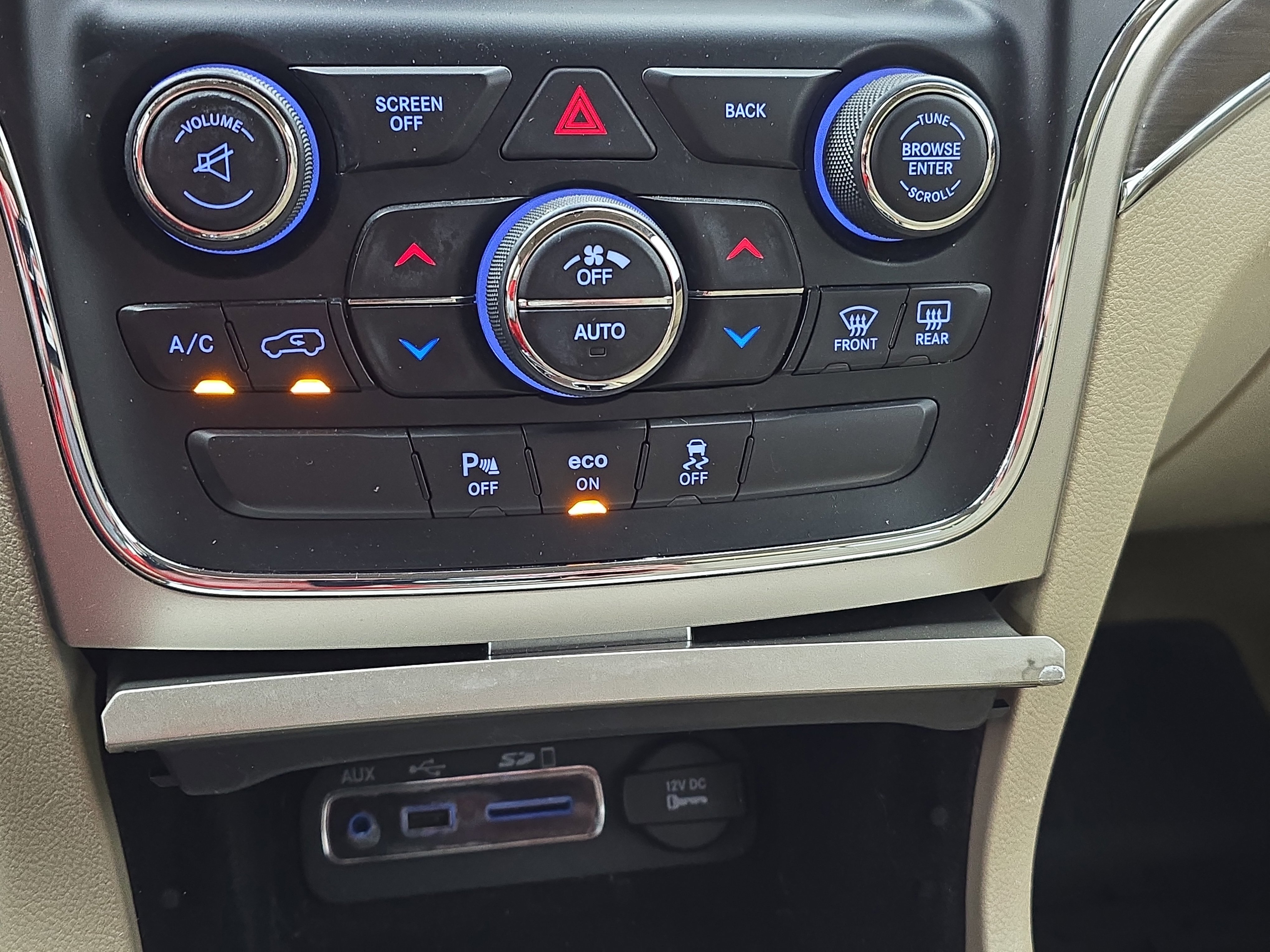 Used 2014 Jeep Grand Cherokee Overland image 24