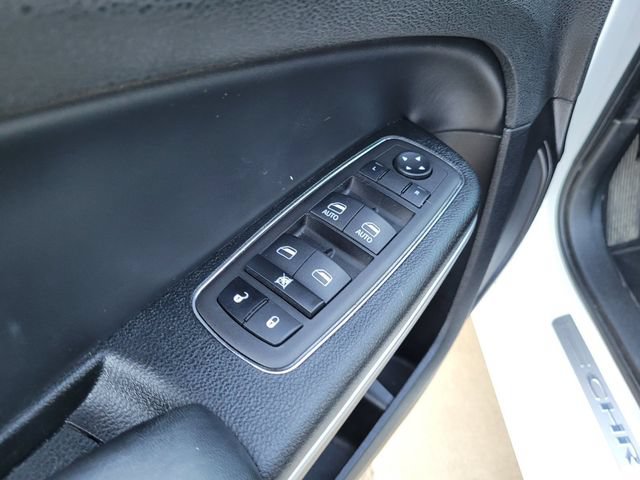 Used 2023 Chrysler 300 S w/ Comfort Group RWD image 26