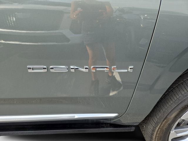 Used 2024 GMC Yukon XL Denali AWD/4WD image 41