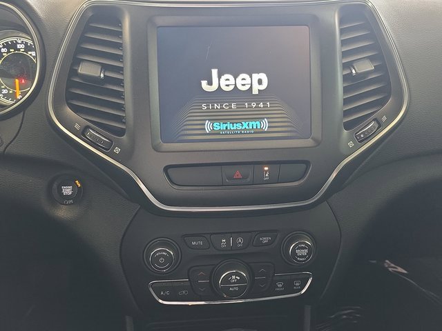 Used 2022 Jeep Cherokee Trailhawk w/ Sound & Nav Group image 19