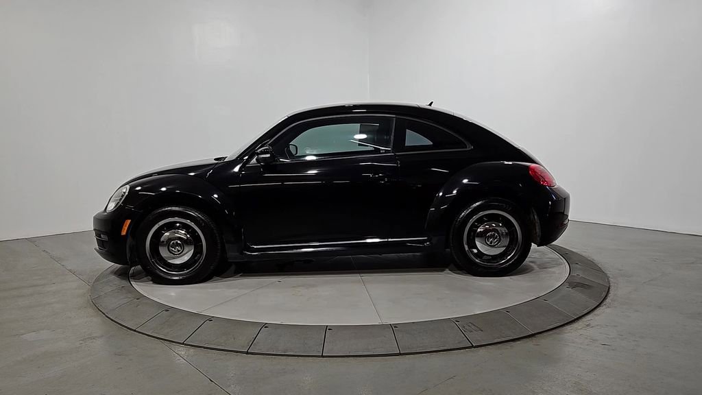 Used 2012 Volkswagen Beetle 2.5 image 2