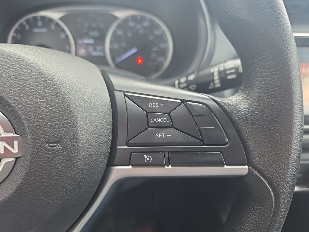 Used 2022 Nissan Kicks S image 19