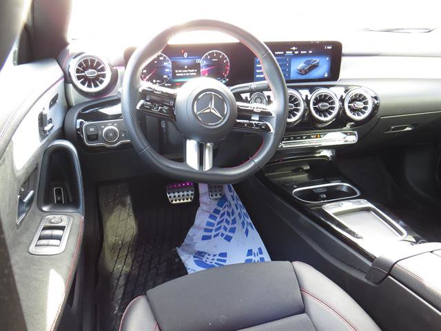 Used 2025 Mercedes-Benz CLA 250 4MATIC image 9
