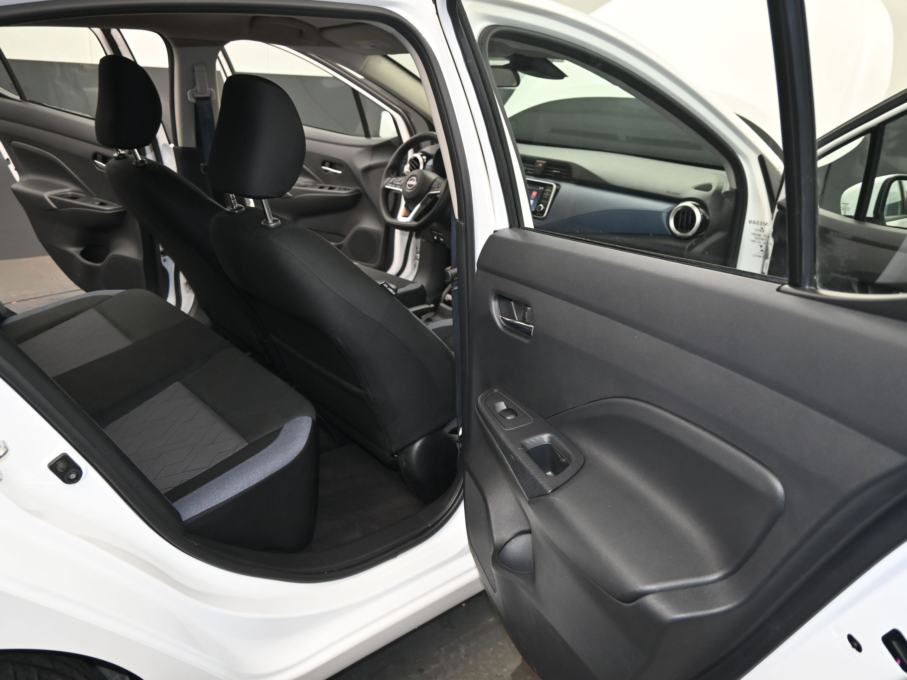 Used 2025 Nissan Versa SV image 25